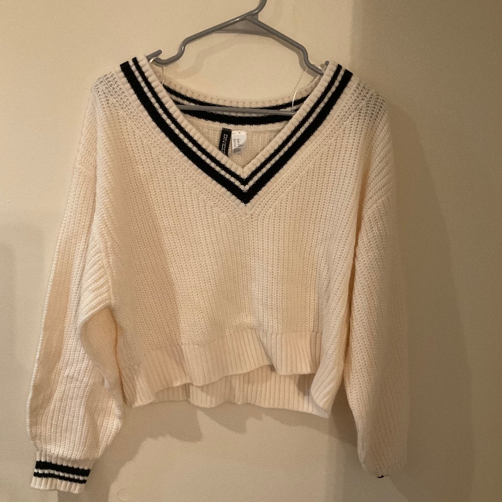 V neck sweater